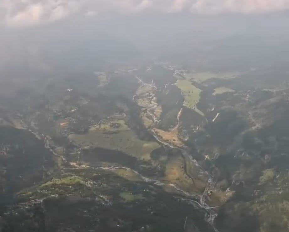 Helicopter flight through the Himalayas